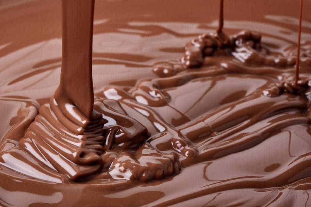 Chocolate tempering machine