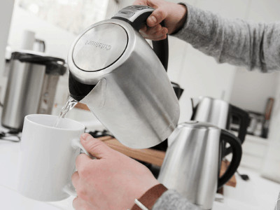 Small electric kettle