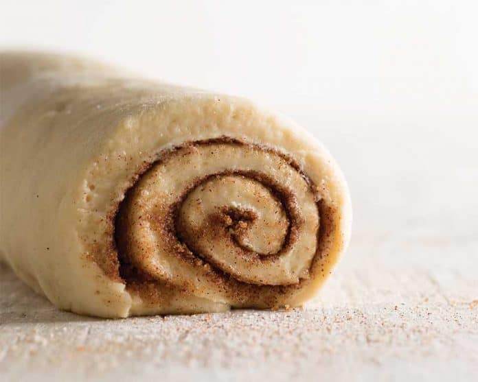Keto cinnamon rolls
