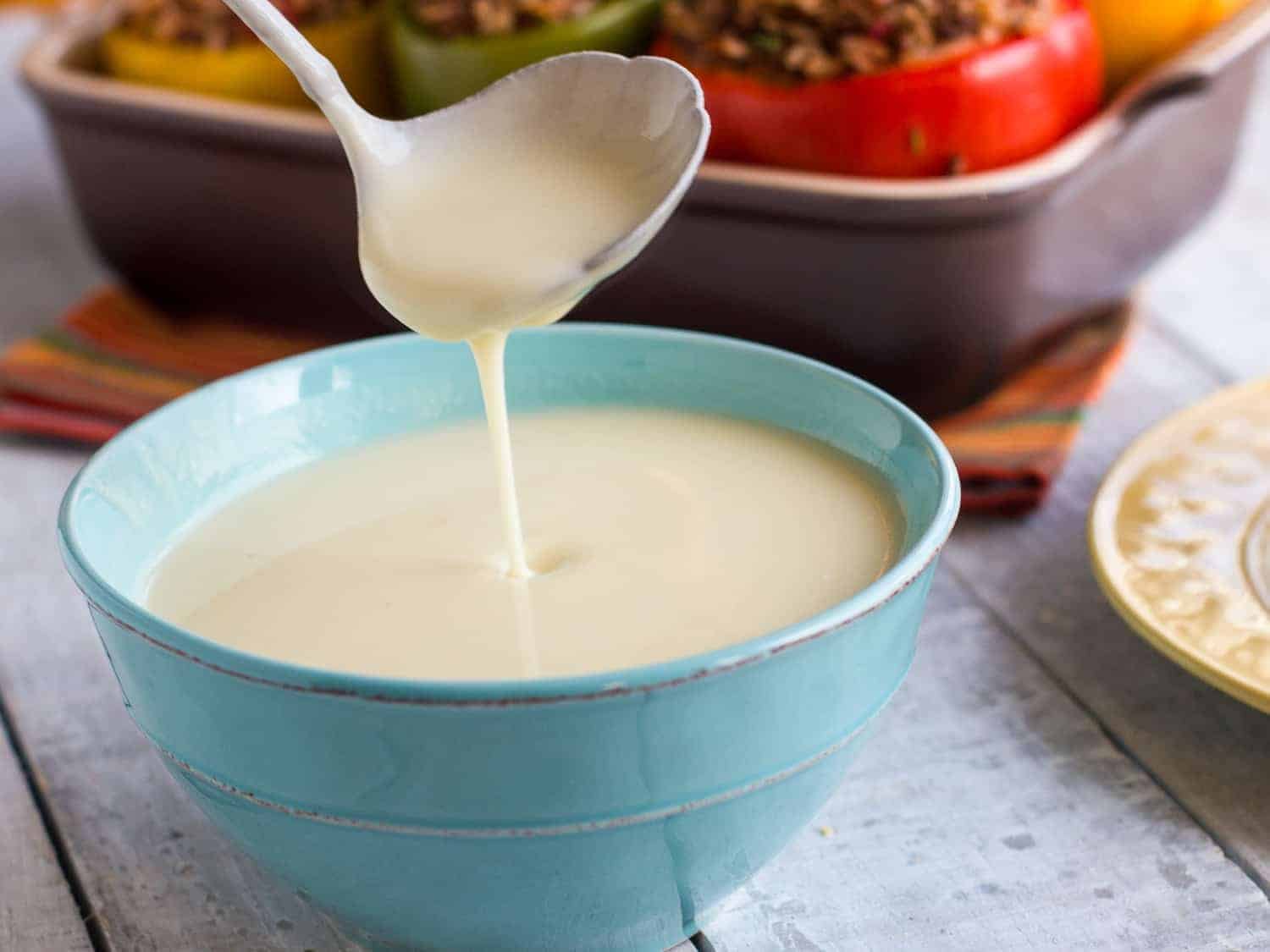 Make A Smooth Cheese Sauce Without Flour For Pasta Easily