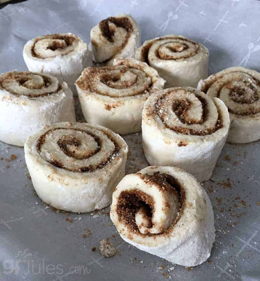 Keto cinnamon rolls
