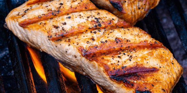 Grilling salmon fillets