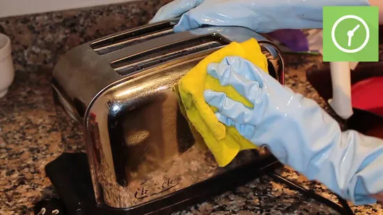 Clean a toaster