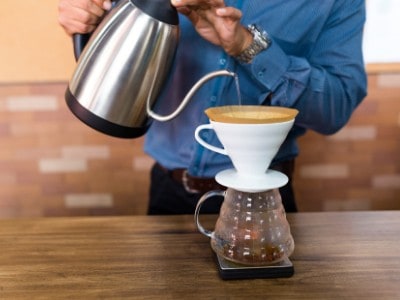 Make pour over coffee