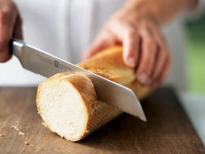 Bread knife