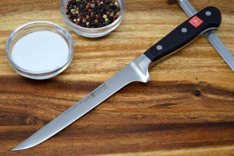 Flexible boning knife