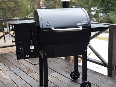 Pellet smoker