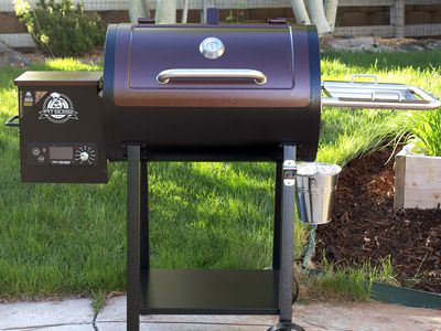 Pellet smoker