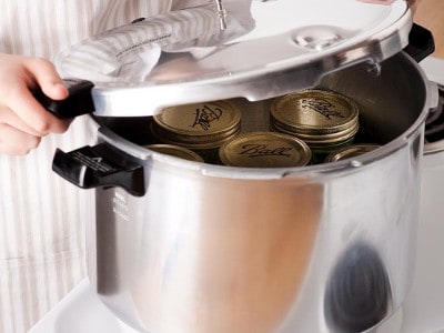 Commercial canner pressure cooker