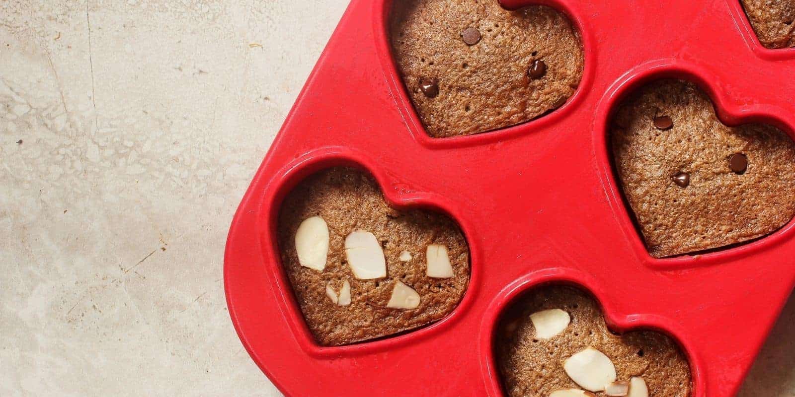 Do Silicone Cake Pans Need To Be Greased? Baking Secrets Unveiled!