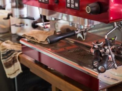 How do commercial coffee machines work