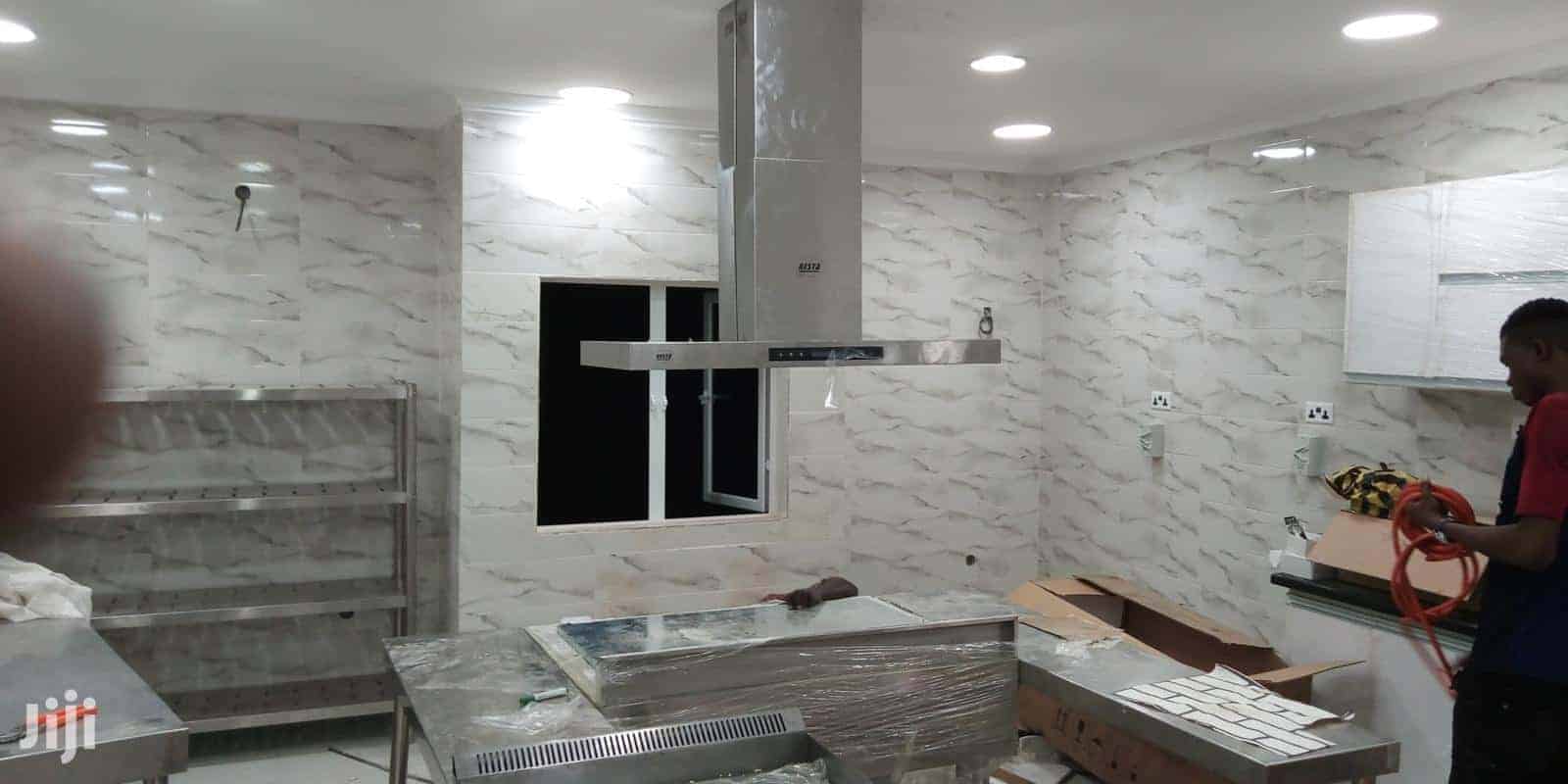 3 Best Brands for Good Island Range Hoods For Your Kitchen