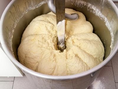How to mix dough with a mixer 1