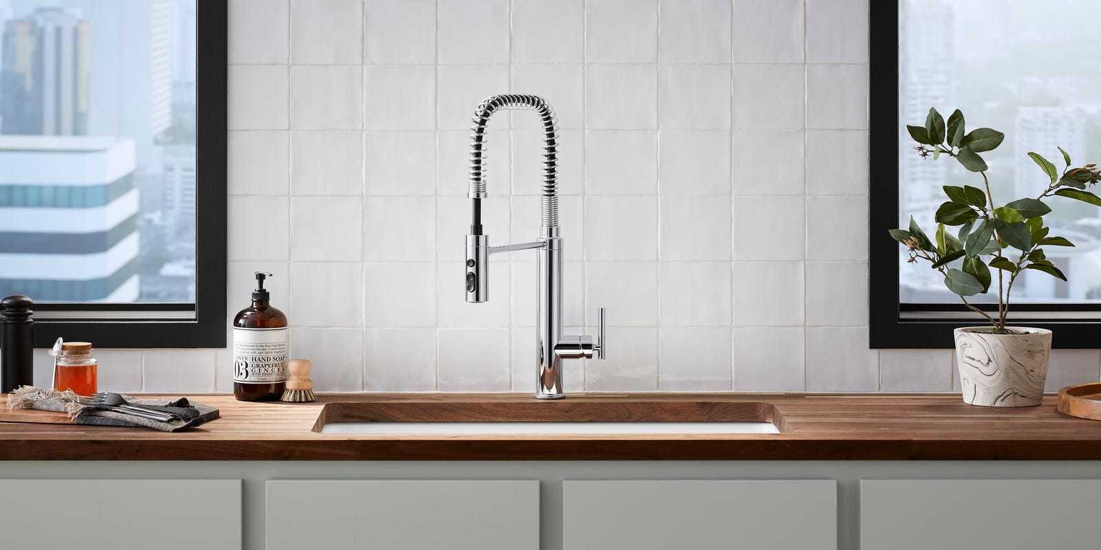 Moen Kitchen Faucet Reviews 5 Key Things To Know   Moen Featured 