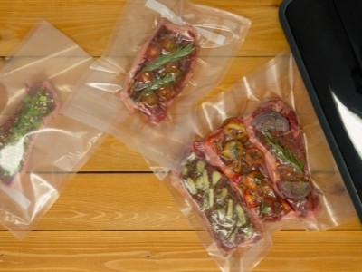 Commercial vacuum sealer for meat