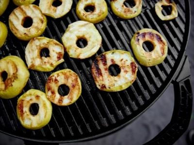 How hot can a natural gas grill get