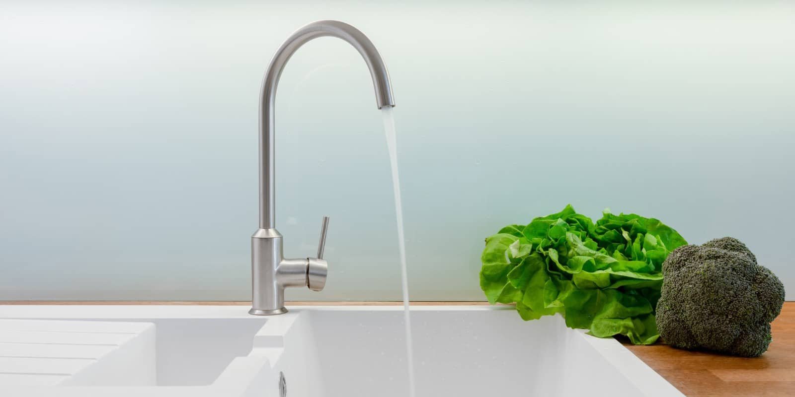 perfect-fit-what-size-kitchen-faucet-do-you-really-need