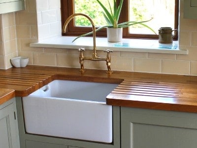 Are farmhouse sinks still in style