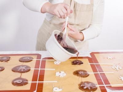 What is a baking mat used for