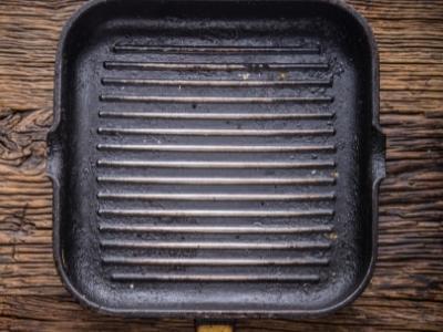 What is a grill pan used for