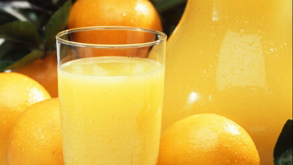 Citrus juicer invented 1