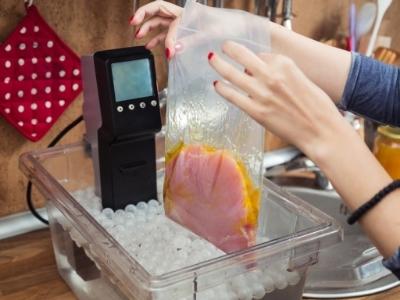 What is sous vide cooker