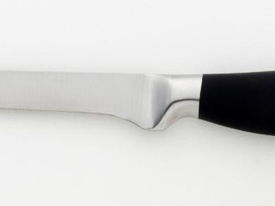 What does a carving knife look like