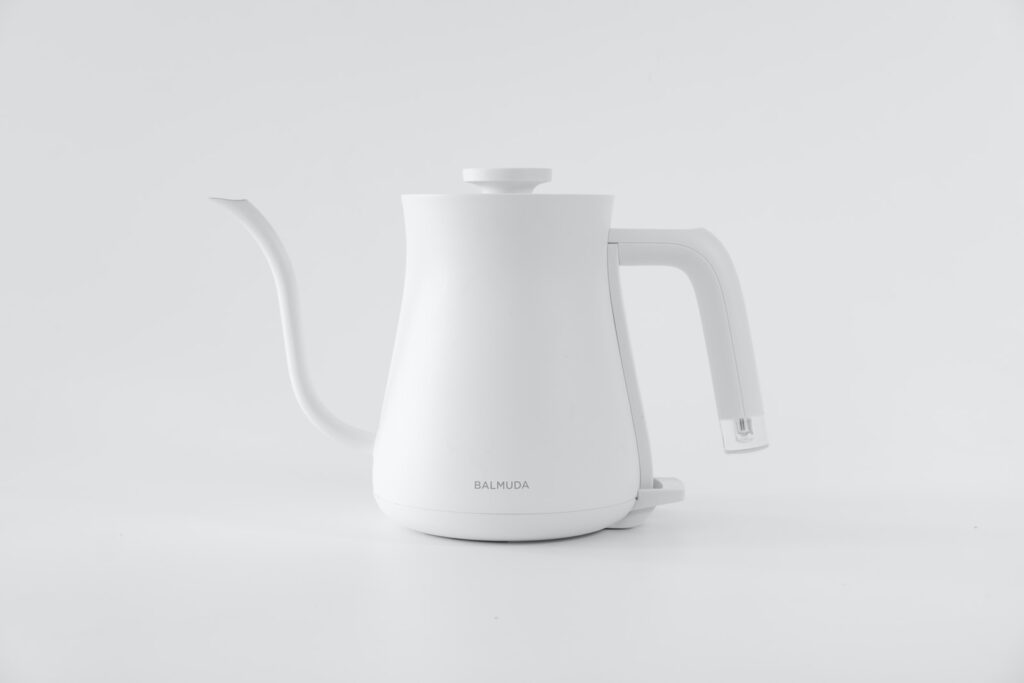 white teapot