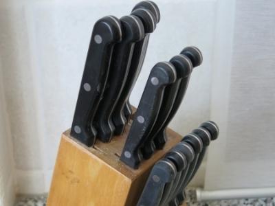 What is a knife block