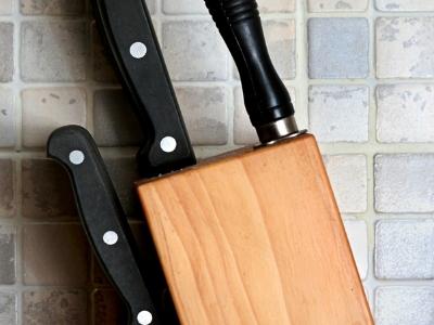 What is a knife block