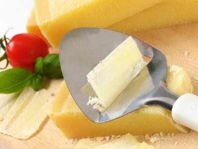 What does a cheese slicer look like