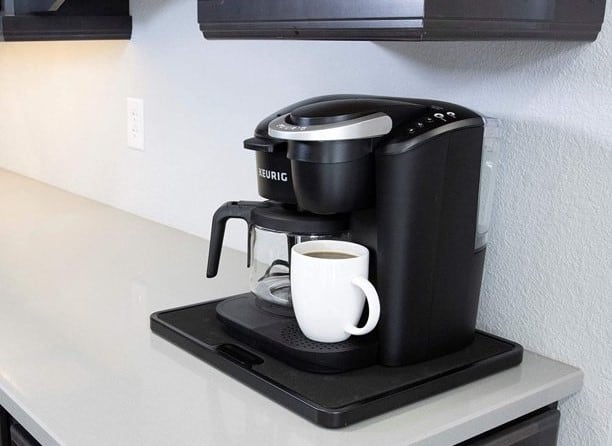Coffee pot roller tray