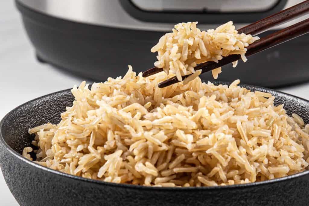 1 cup cooked brown rice calories