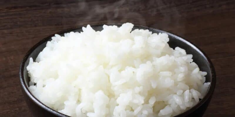 1 cup cooked white rice calories