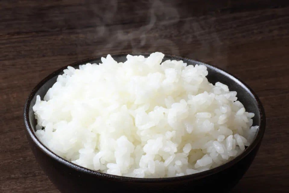 1 cup cooked white rice calories